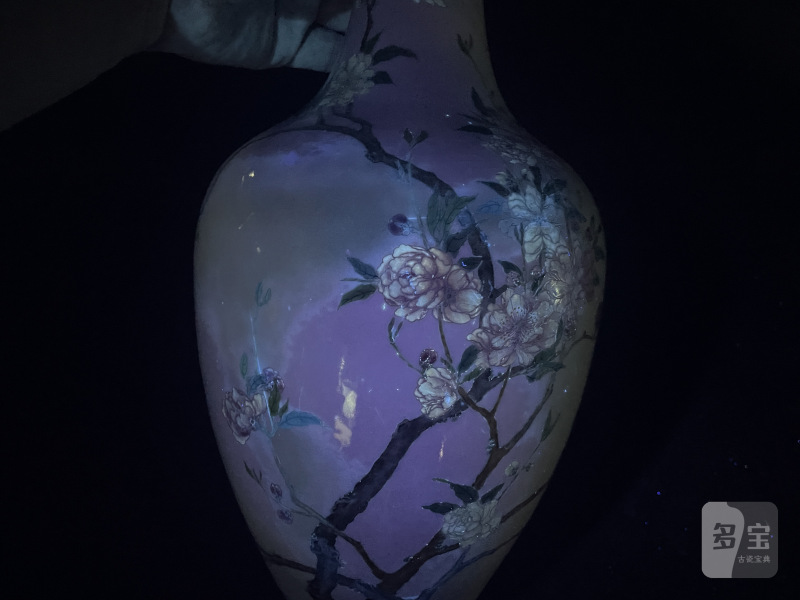清雍正 御制粉彩碧桃花观音尊 - 图15